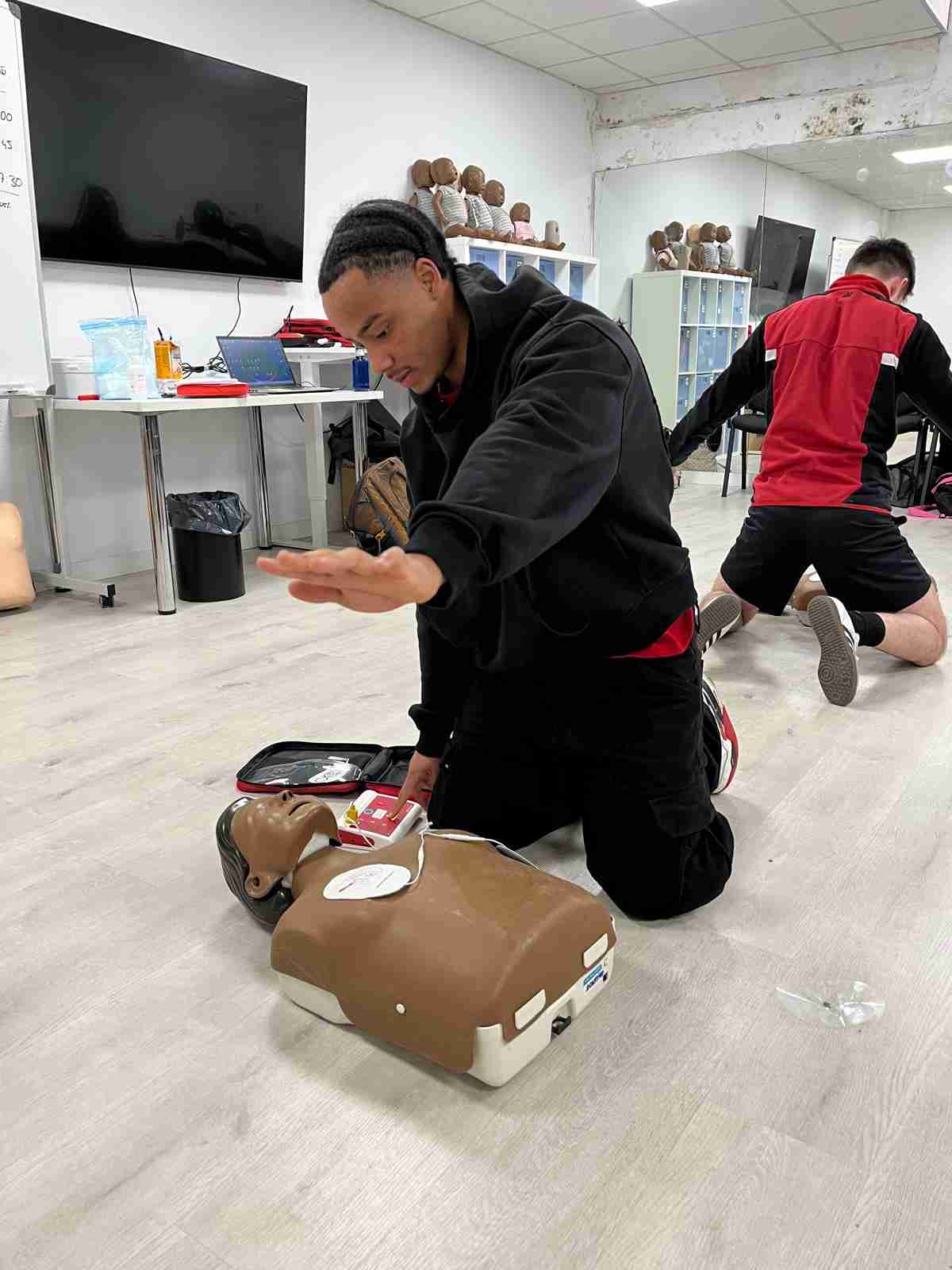 Prácticas reales de reanimación cardiopulmonar y DEA de alumnos de ARPA4